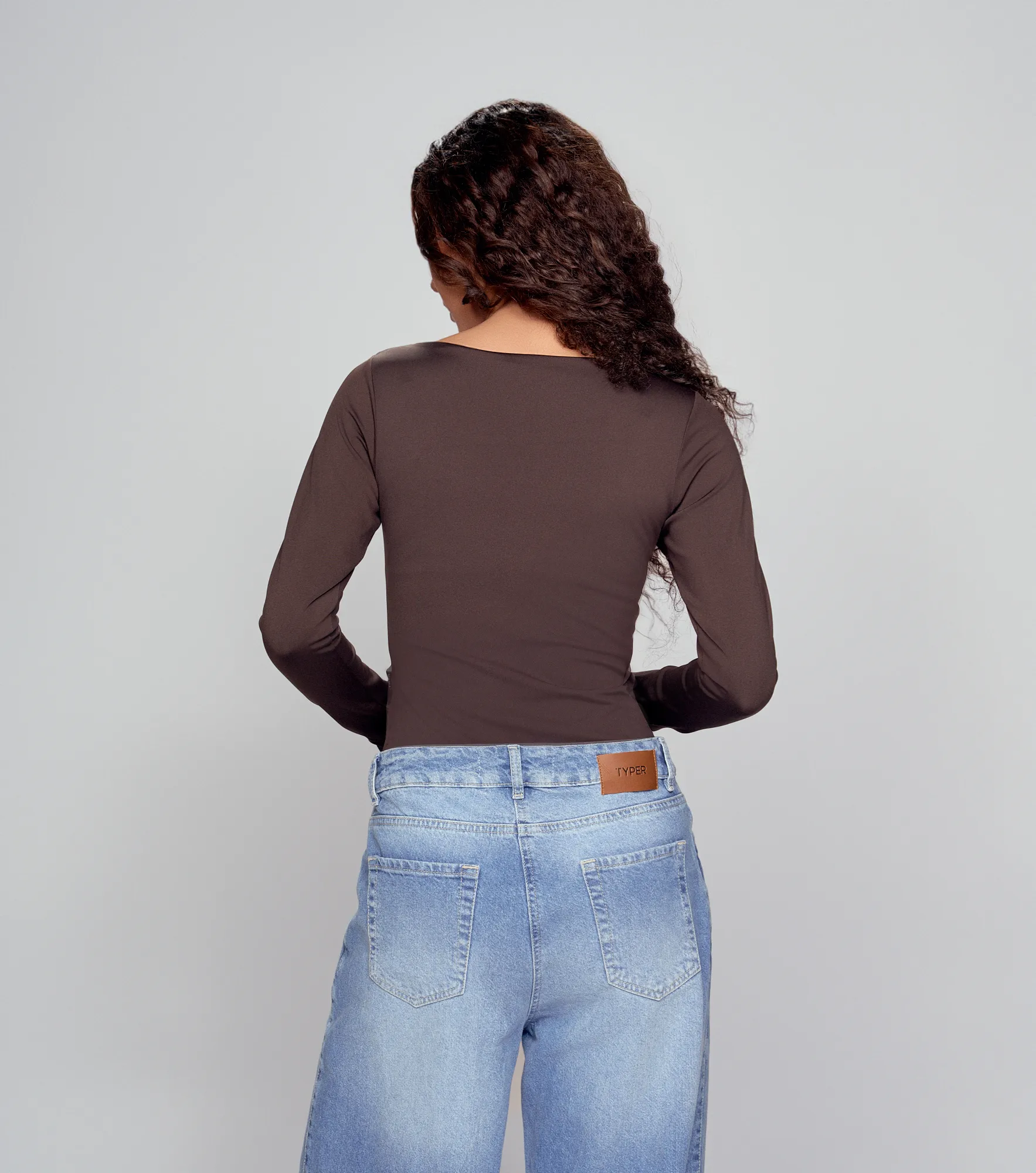 Eliana Body Slim Fit Manga Larga Cuello Ojal TyperCF