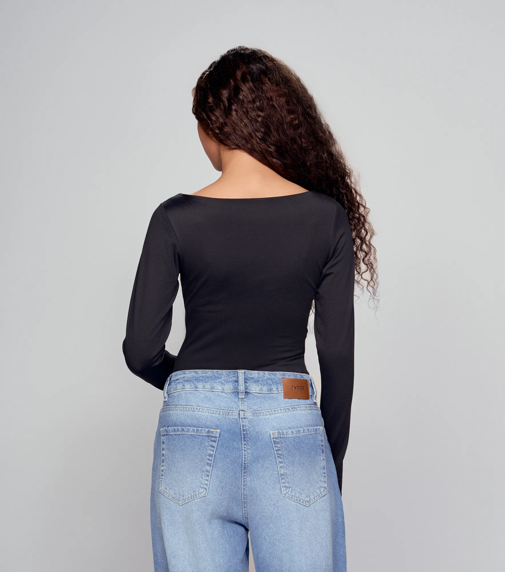 Eliana Body Slim Fit Manga Larga Cuello Ojal TyperNG