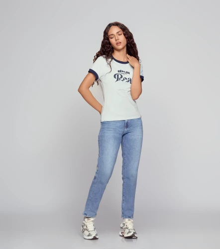 Fernanda T Shirt Unicolor Con Estampado Delantero Punos Y Cuello En Contraste UnserAC