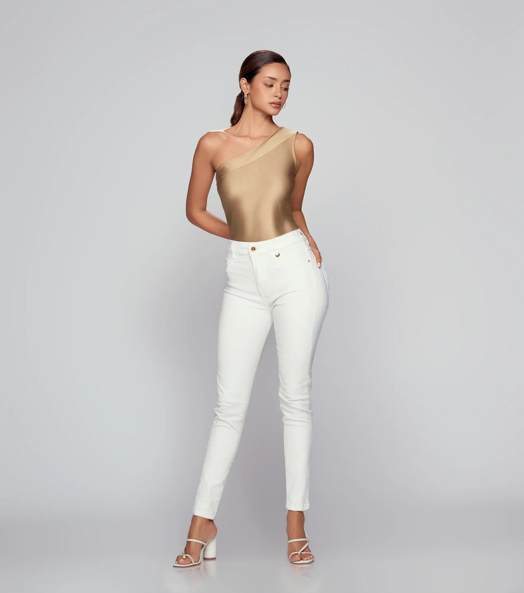 Jean Para Mujer Cinco Bolsillos Unicolor Praga Milan Derek 833750 BL
