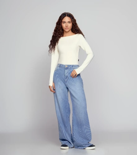 Eliana Body Slim Fit Manga Larga Cuello Ojal TyperBH