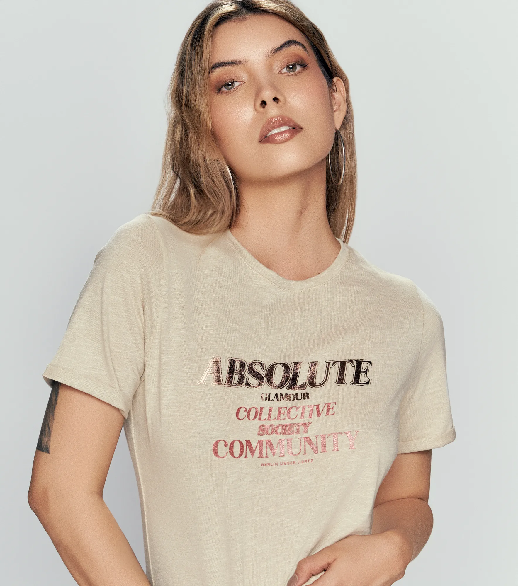 Clau T Shirt Unicolor Con Estampado Brillante En Delantero Unser 832640 AR