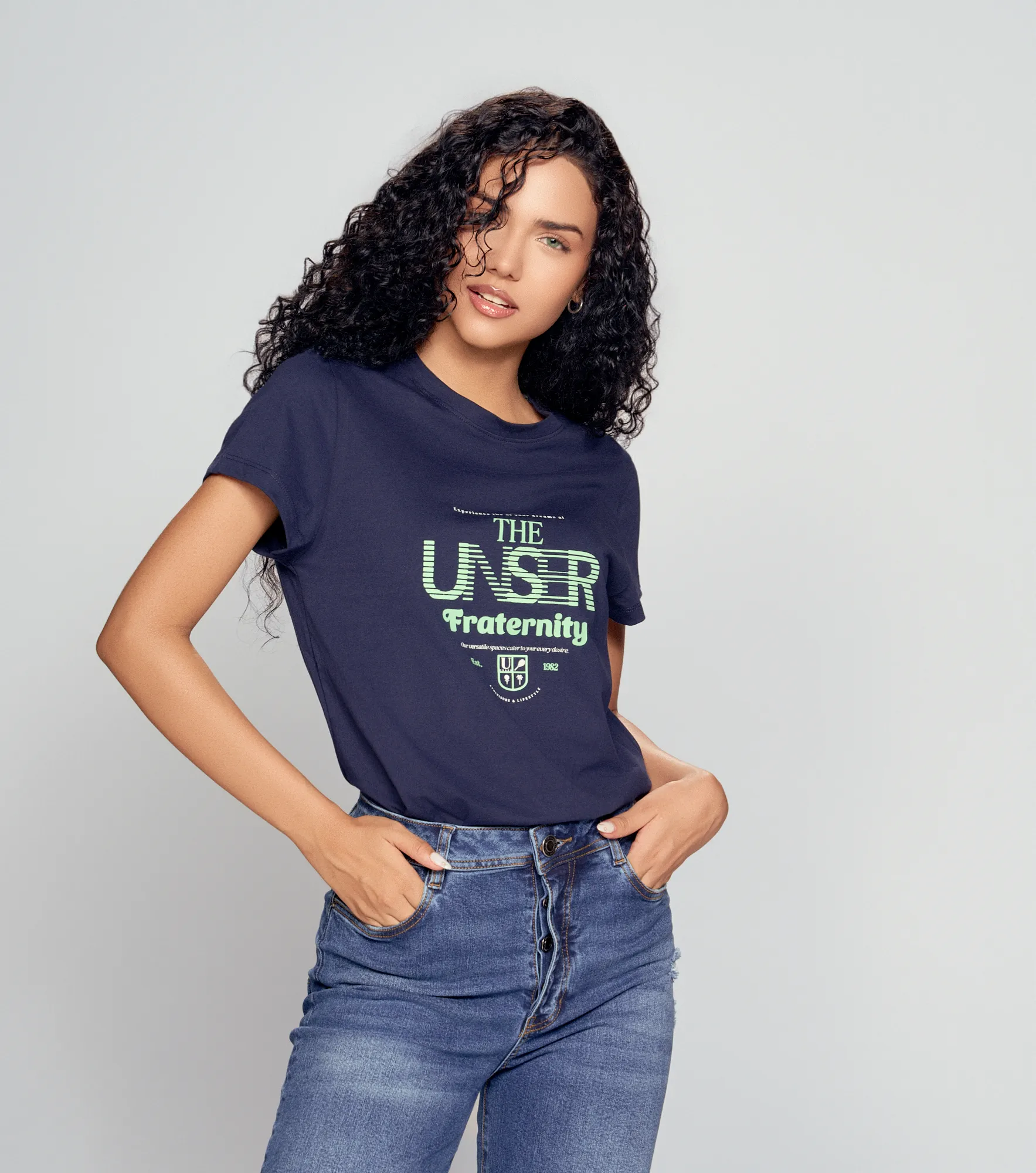 Jiseth T Shirt Unicolor Con Estampado Delantero Unser 832660 AV