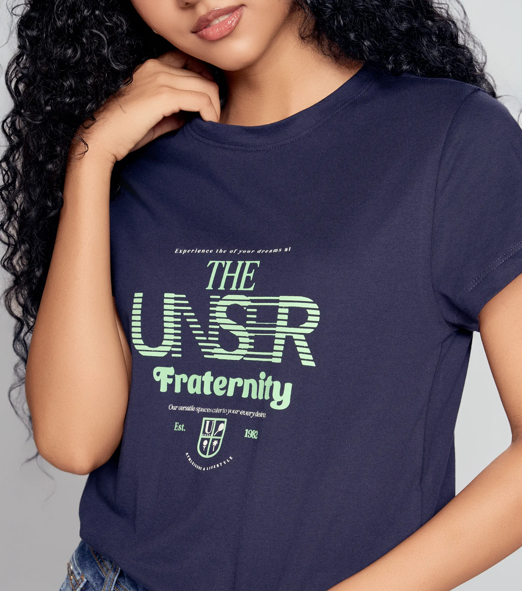 Jiseth T Shirt Unicolor Con Estampado Delantero Unser 832660 AV