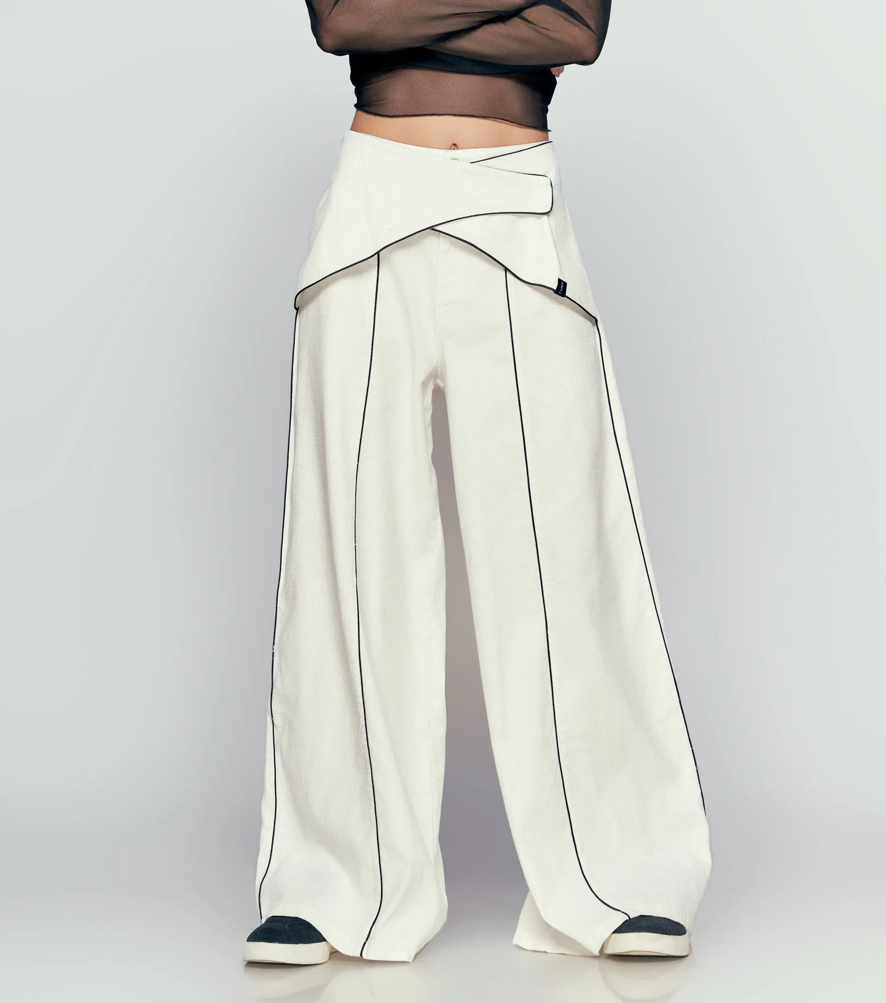 Slendy Pantalon Relaxed Con Pretina Cruzada Y Sesgos TyperCR