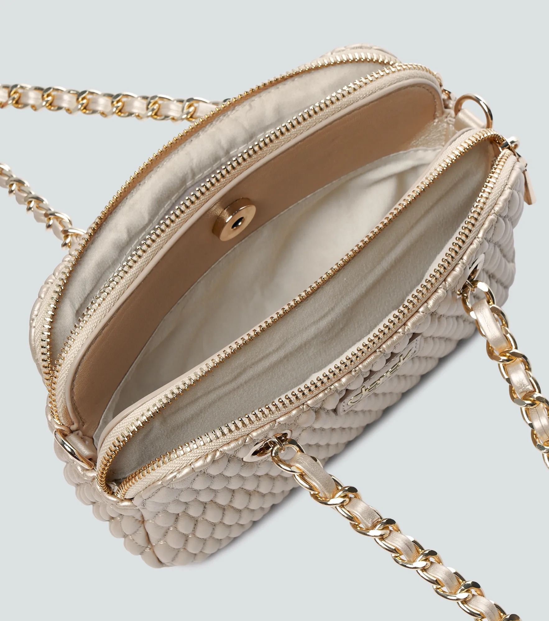 Bolso Unicolor Derek 834801 AR