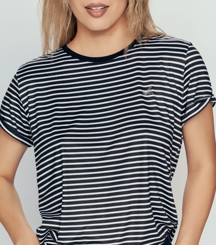 Camiseta Para Mujer Mayra DerekNG