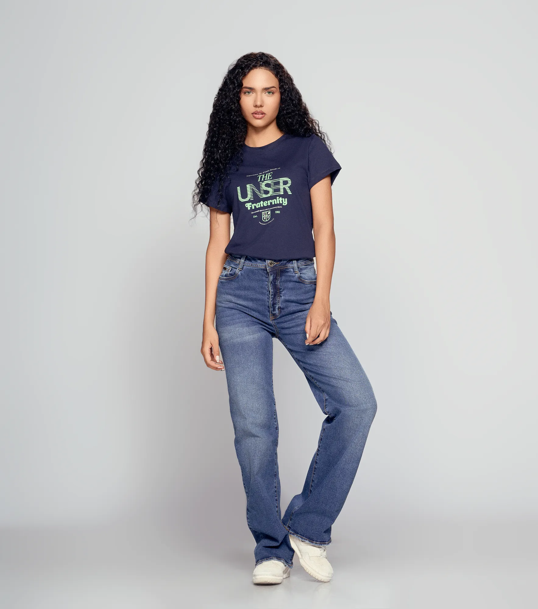 Jiseth T Shirt Unicolor Con Estampado Delantero Unser 832660 AV