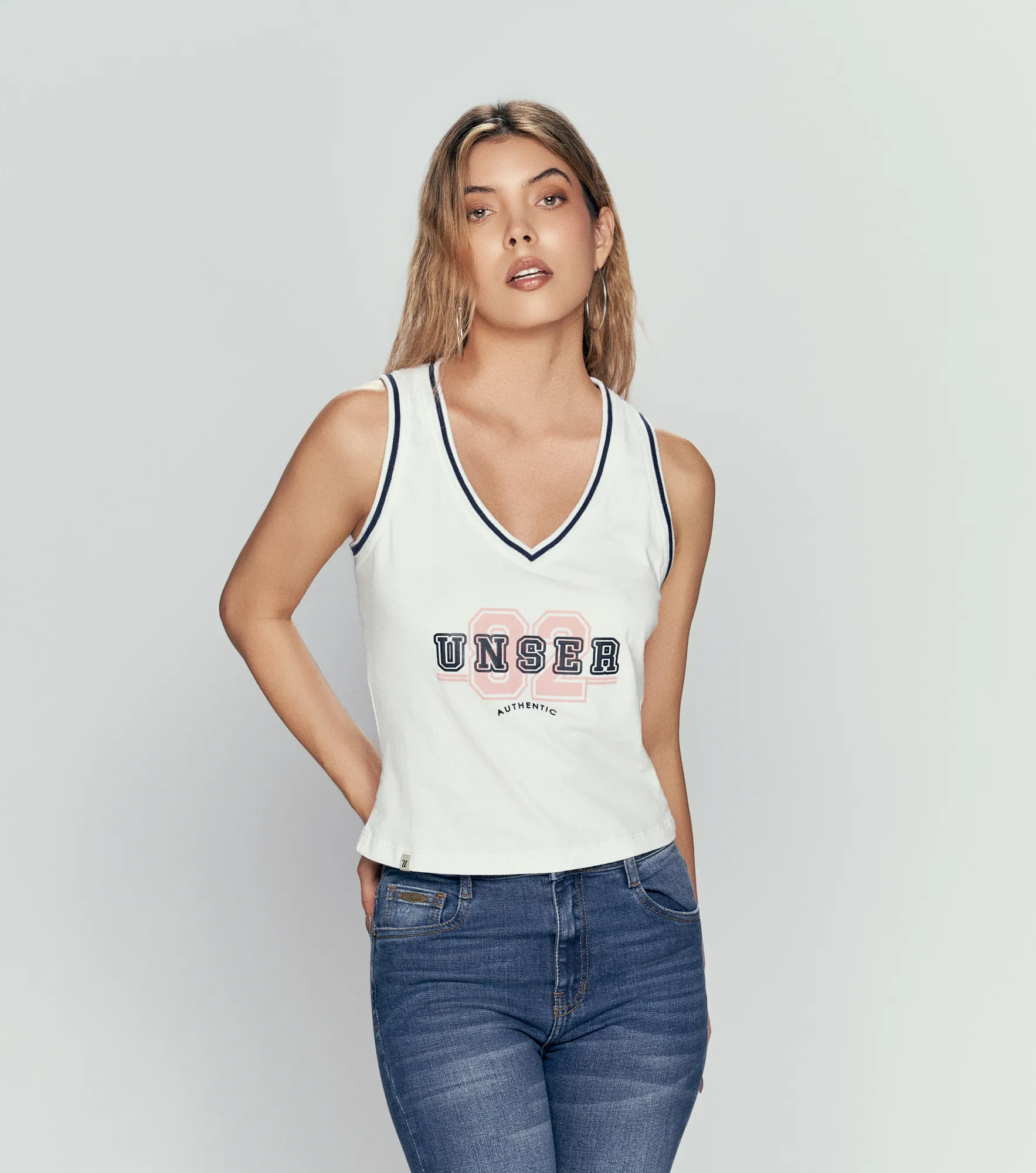 Betsy Blusa Manga Sisa Con Cuello Y Sisa Tejida Y Estampado Unser 832674 BL