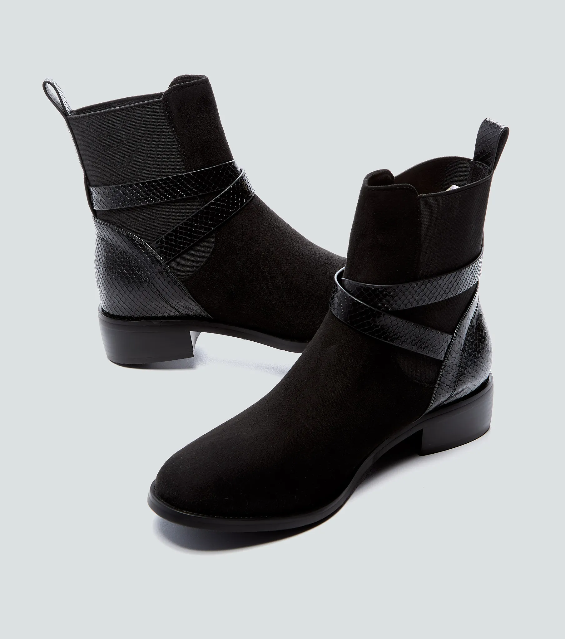 Bota Para Mujer Cana Baja Unicolor Derek 828171 NG