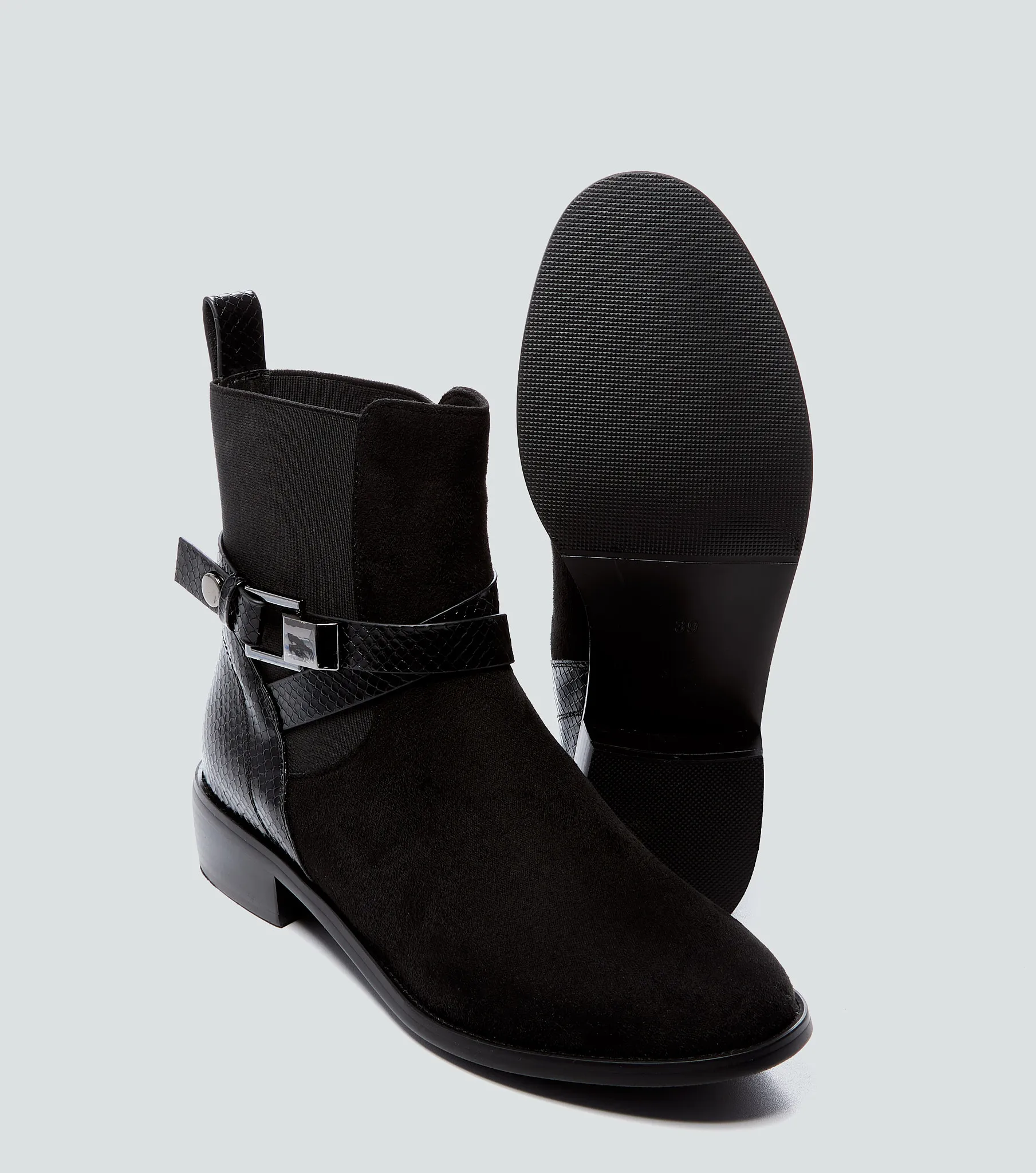 Bota Para Mujer Cana Baja Unicolor Derek 828171 NG