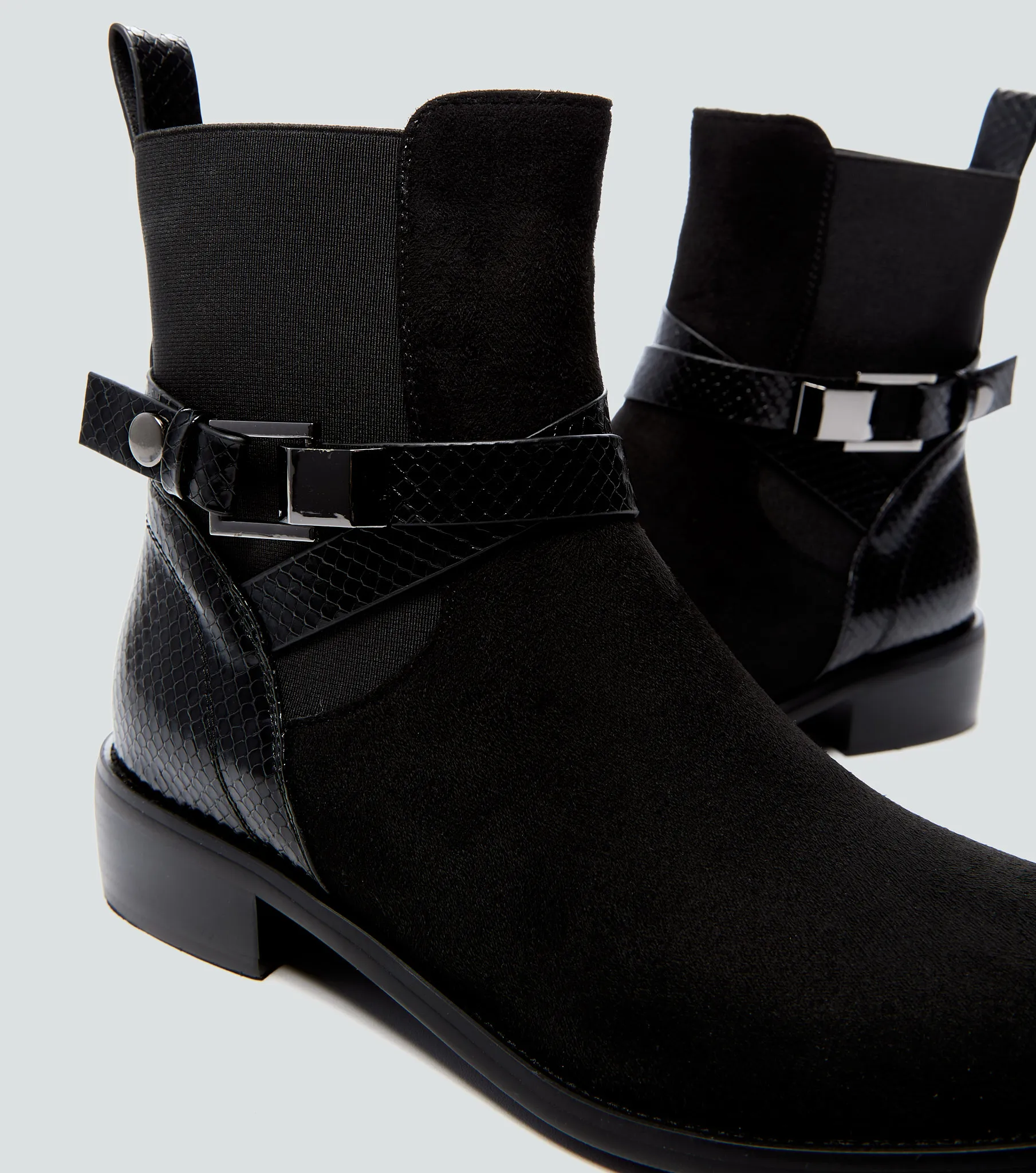 Bota Para Mujer Cana Baja Unicolor Derek 828171 NG