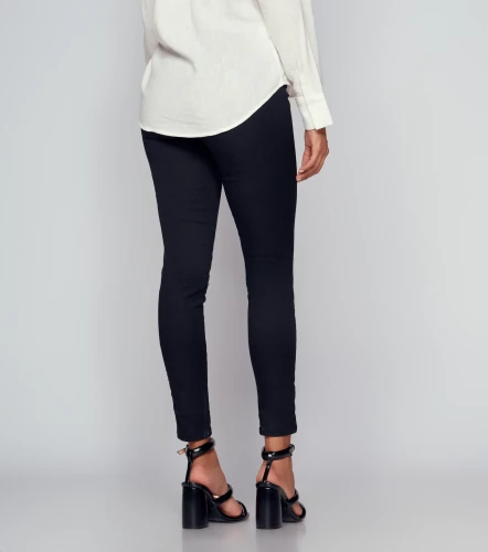 Jean Para Mujer Con Corte En Pretina Bota Skinny DerekNG