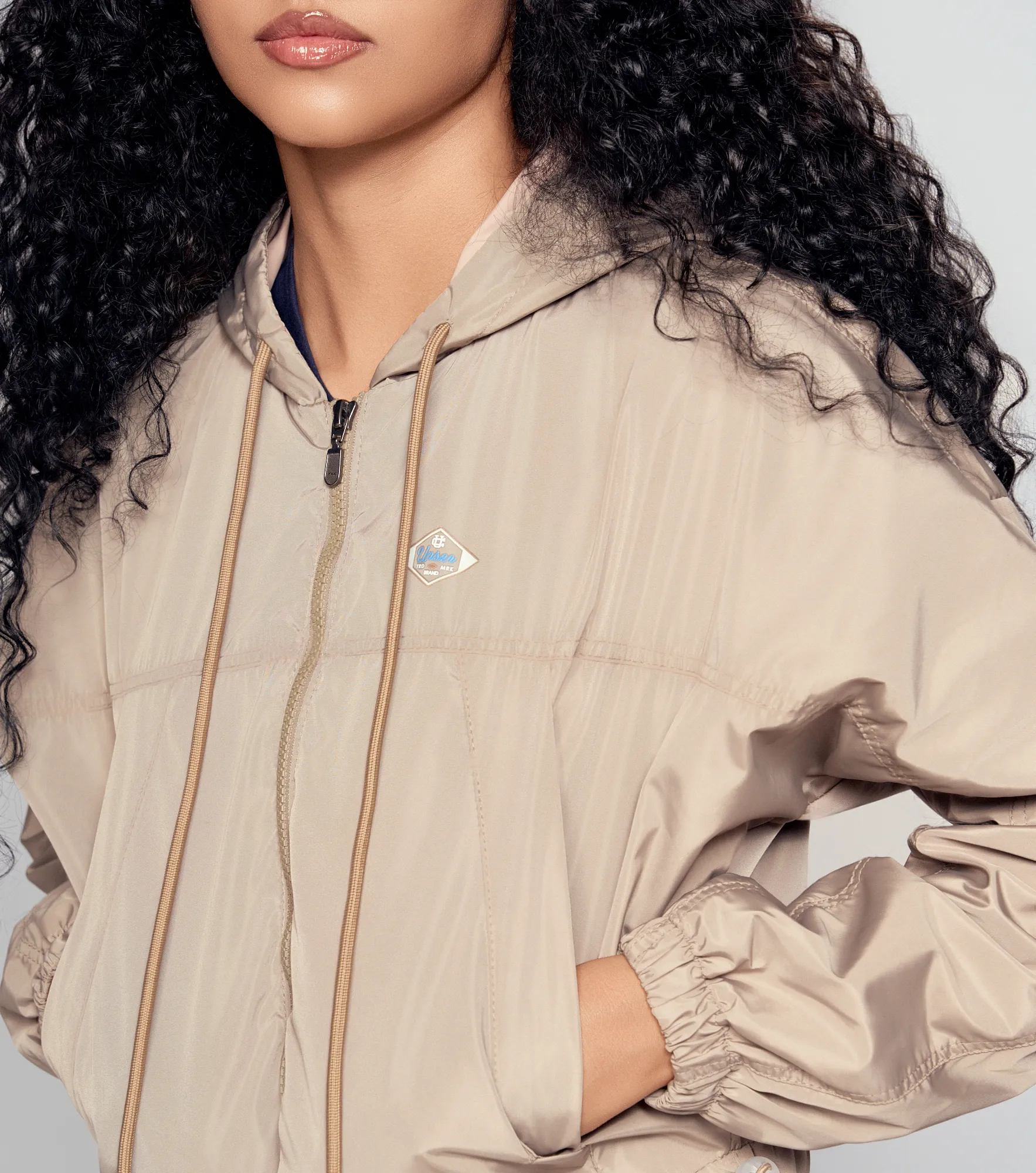 Sheila Chaqueta Rompevientos Con Bolsillo Y Cortes Unser 832734 KQ