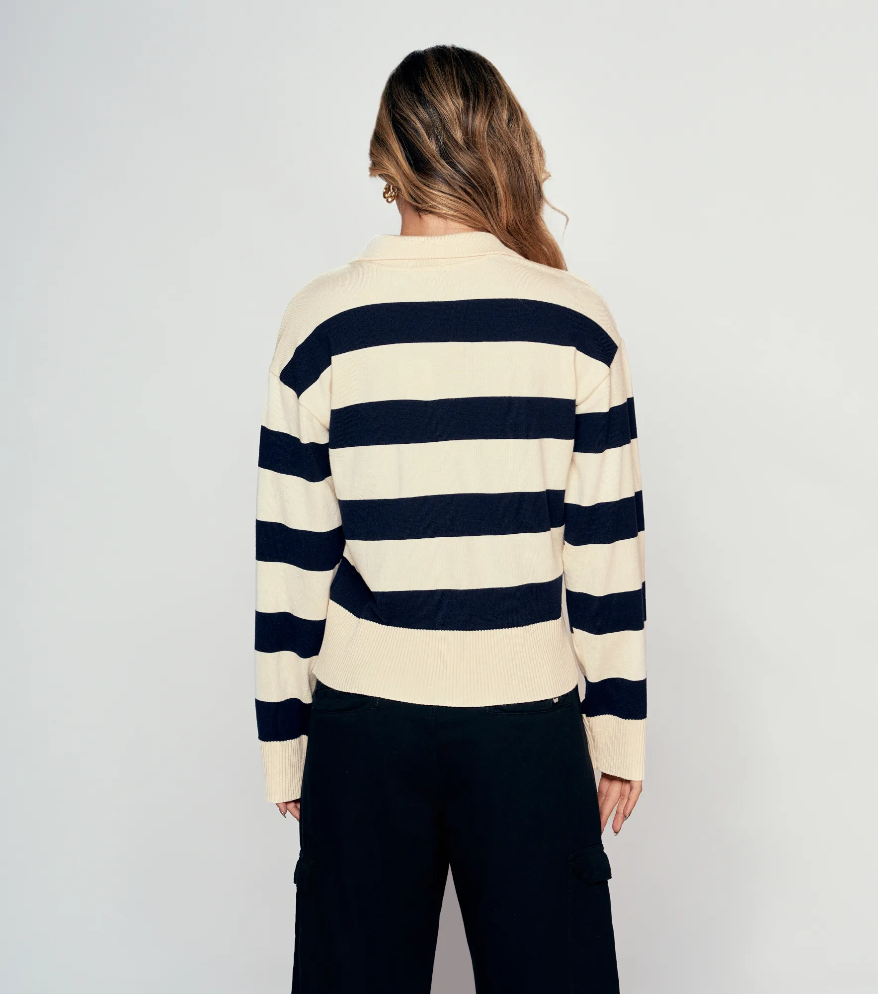 Camila Buzo Tejido Con Cuello Y Lineas En Contraste Unser 832644 AR