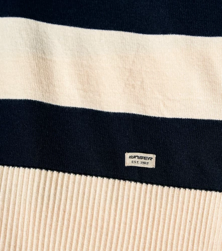 Camila Buzo Tejido Con Cuello Y Lineas En Contraste UnserAR