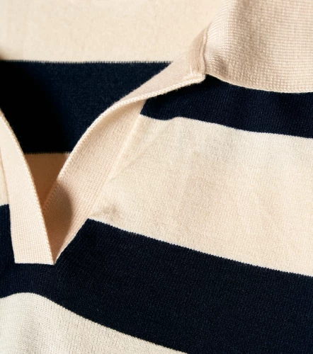 Camila Buzo Tejido Con Cuello Y Lineas En Contraste UnserAR