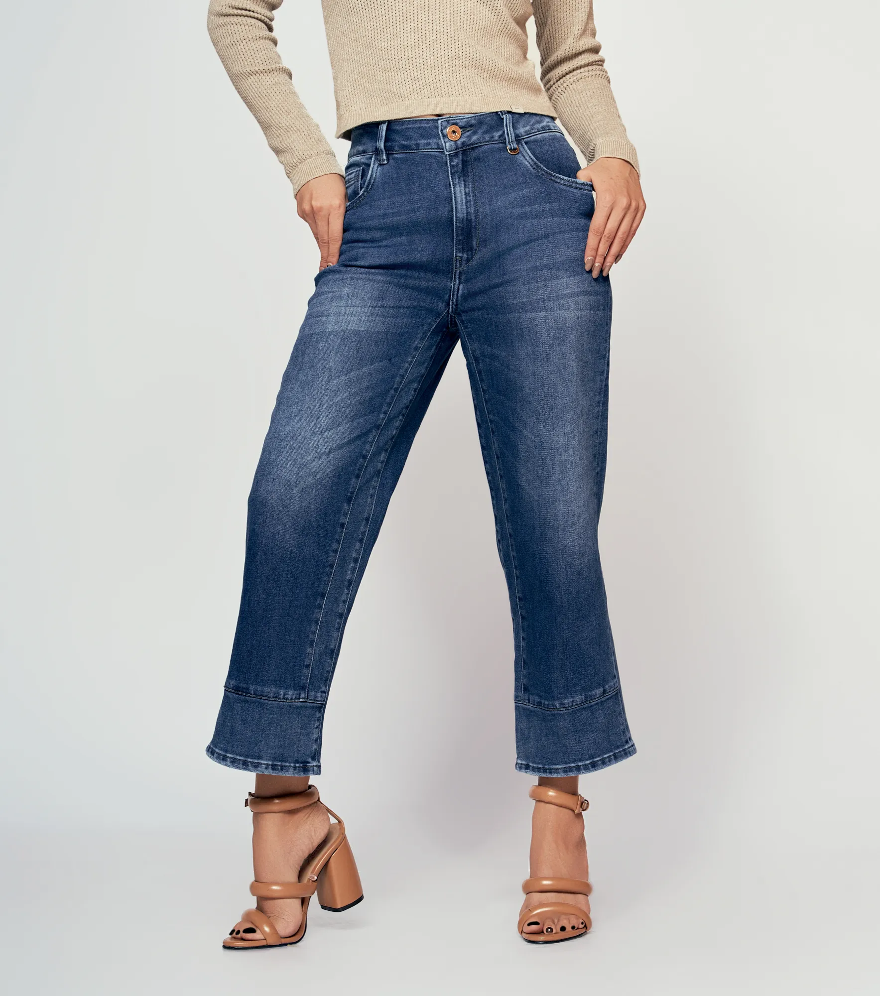 Jean Para Mujer Tipo Capri Con Proceso Derek 834777 AZ