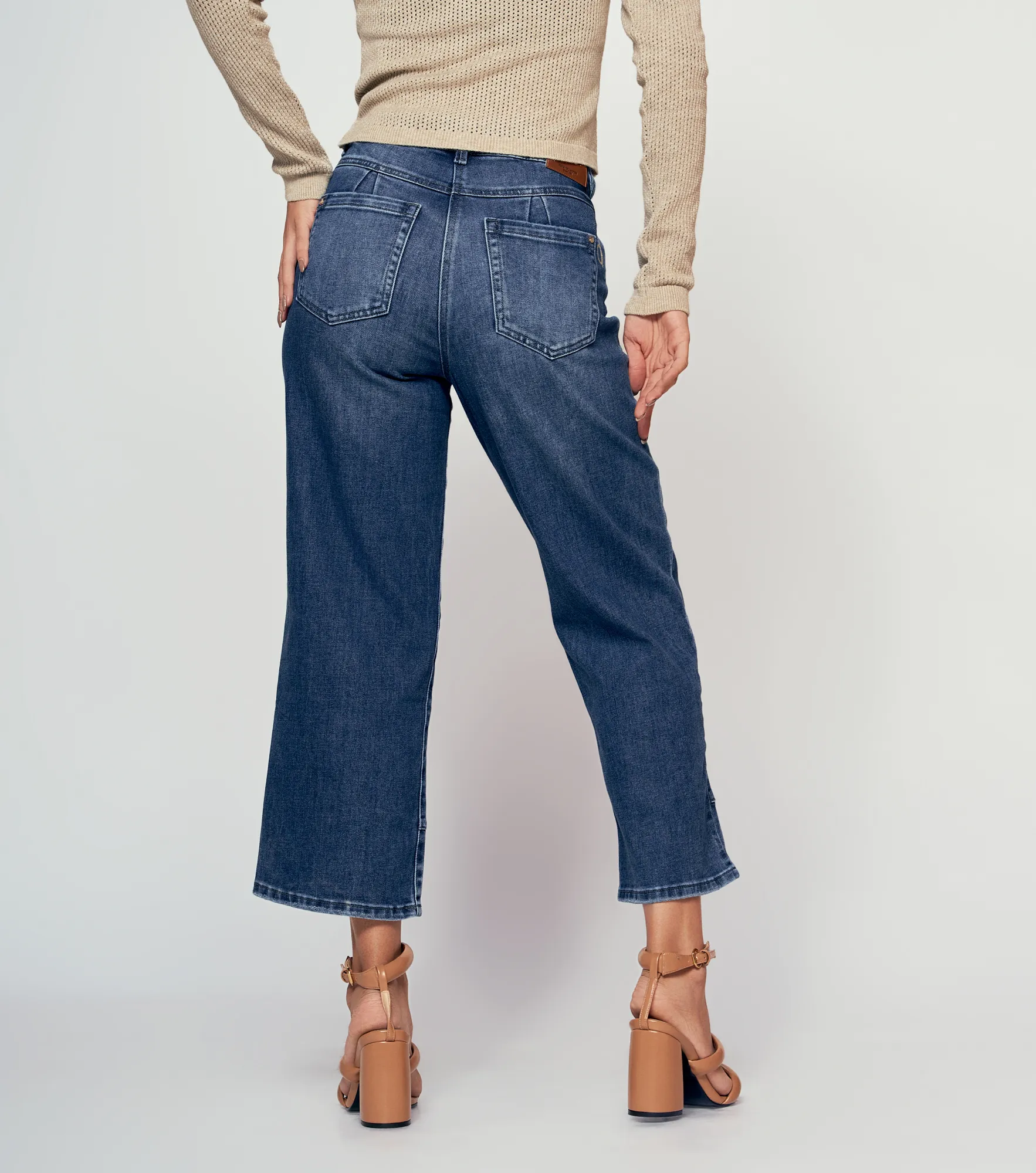 Jean Para Mujer Tipo Capri Con Proceso Derek 834777 AZ