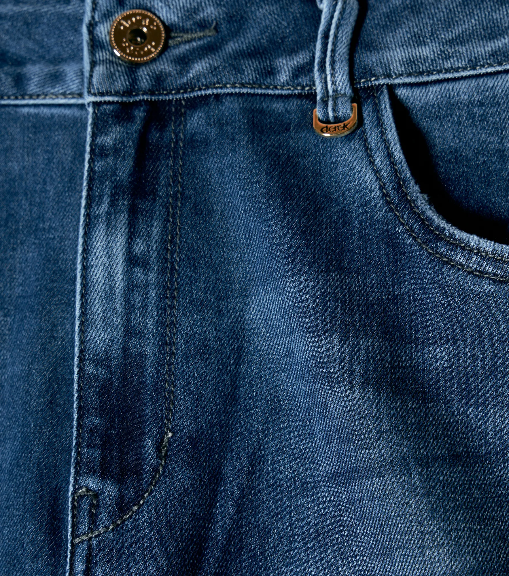 Jean Para Mujer Tipo Capri Con Proceso Derek 834777 AZ