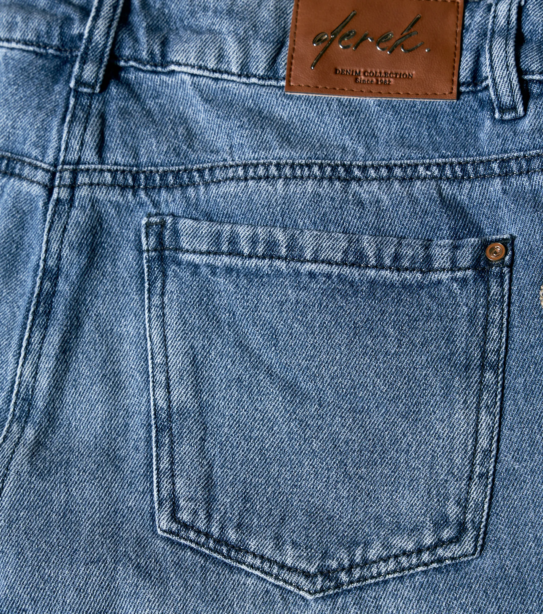 Bermuda Para Mujer En Indigo Con Proceso Derek 835588 AZ