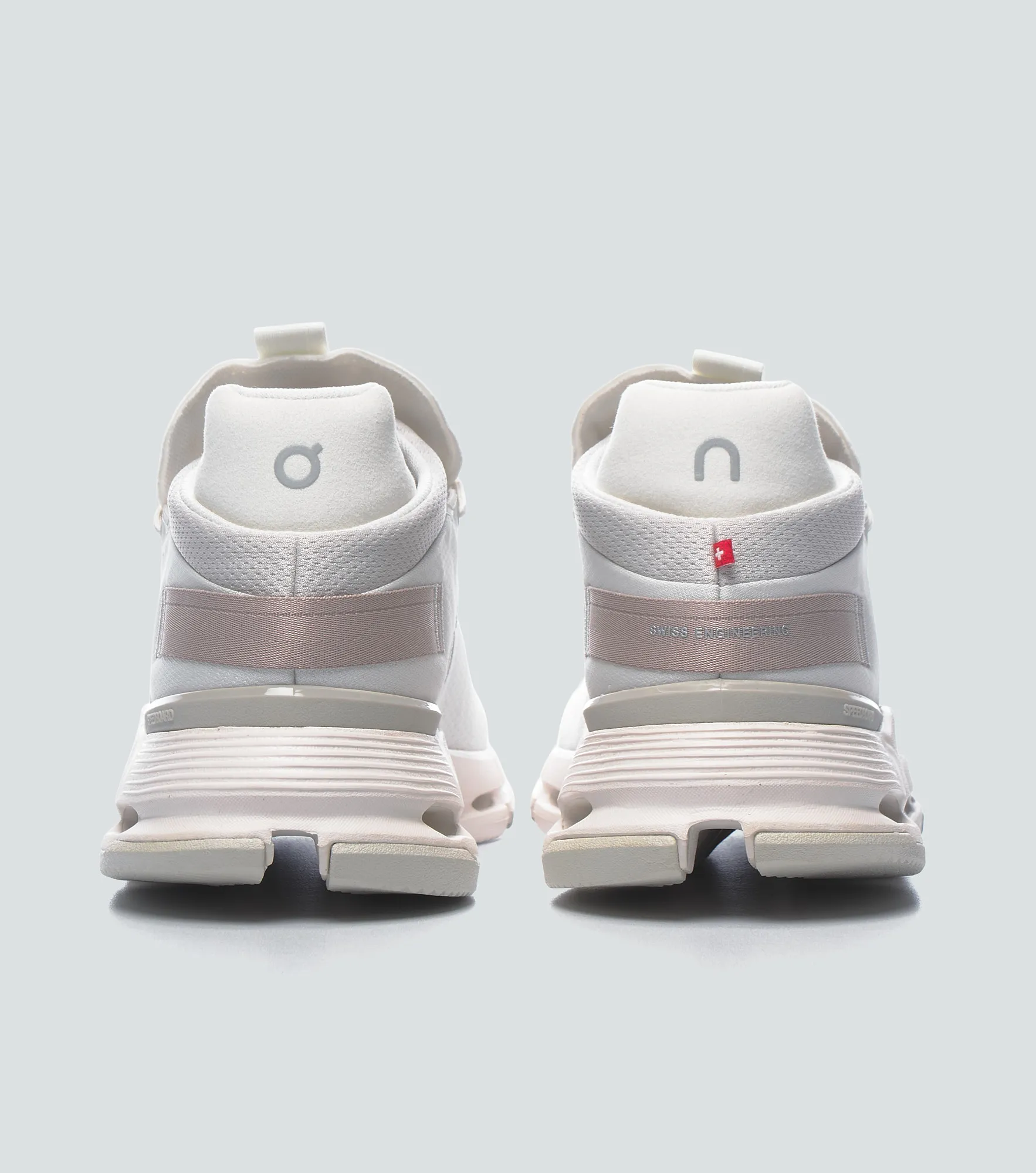 Tenis On Running Cloudnova 2 131660 BL