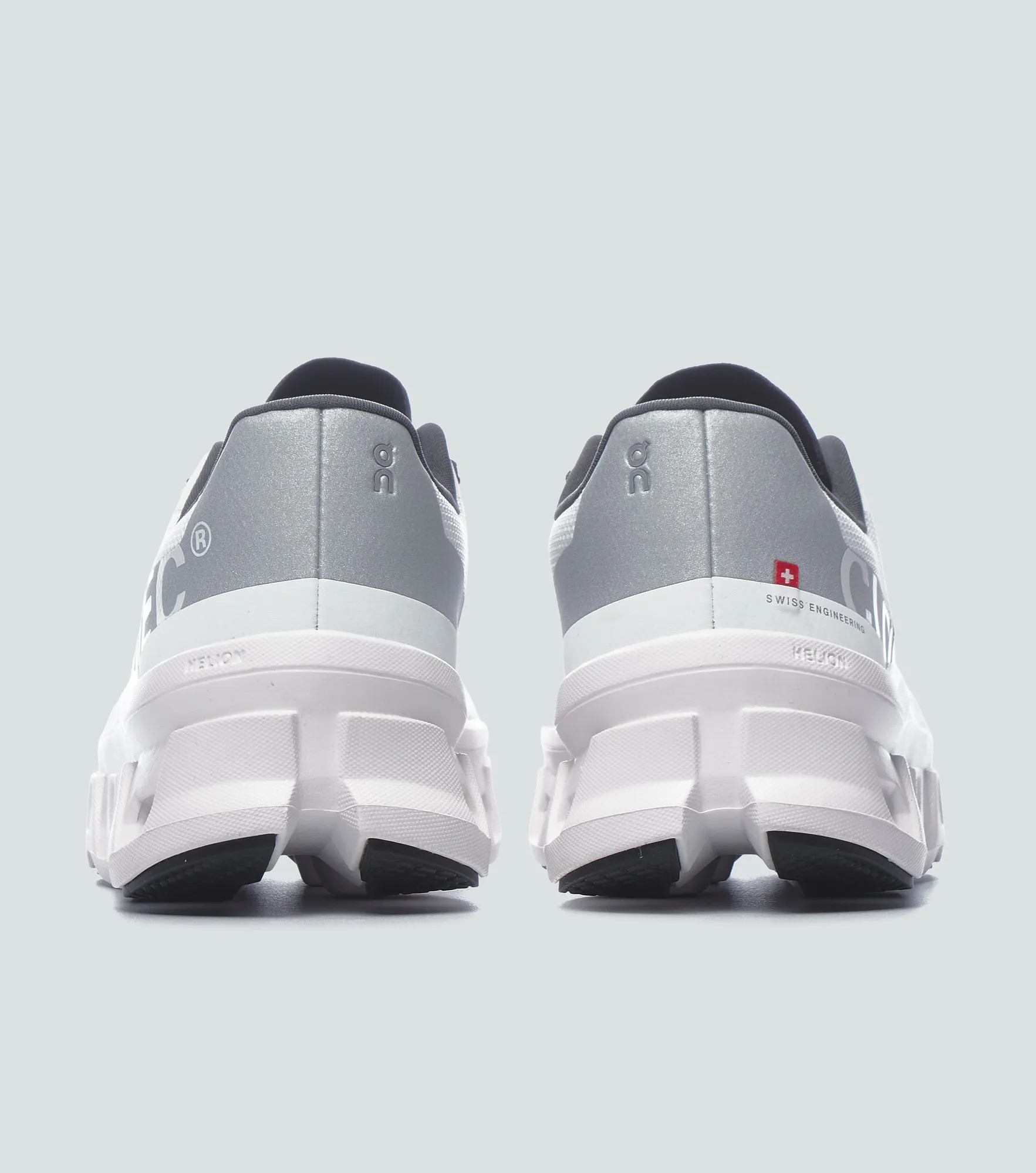 Tenis On Running Cloudmonster 131678 BL