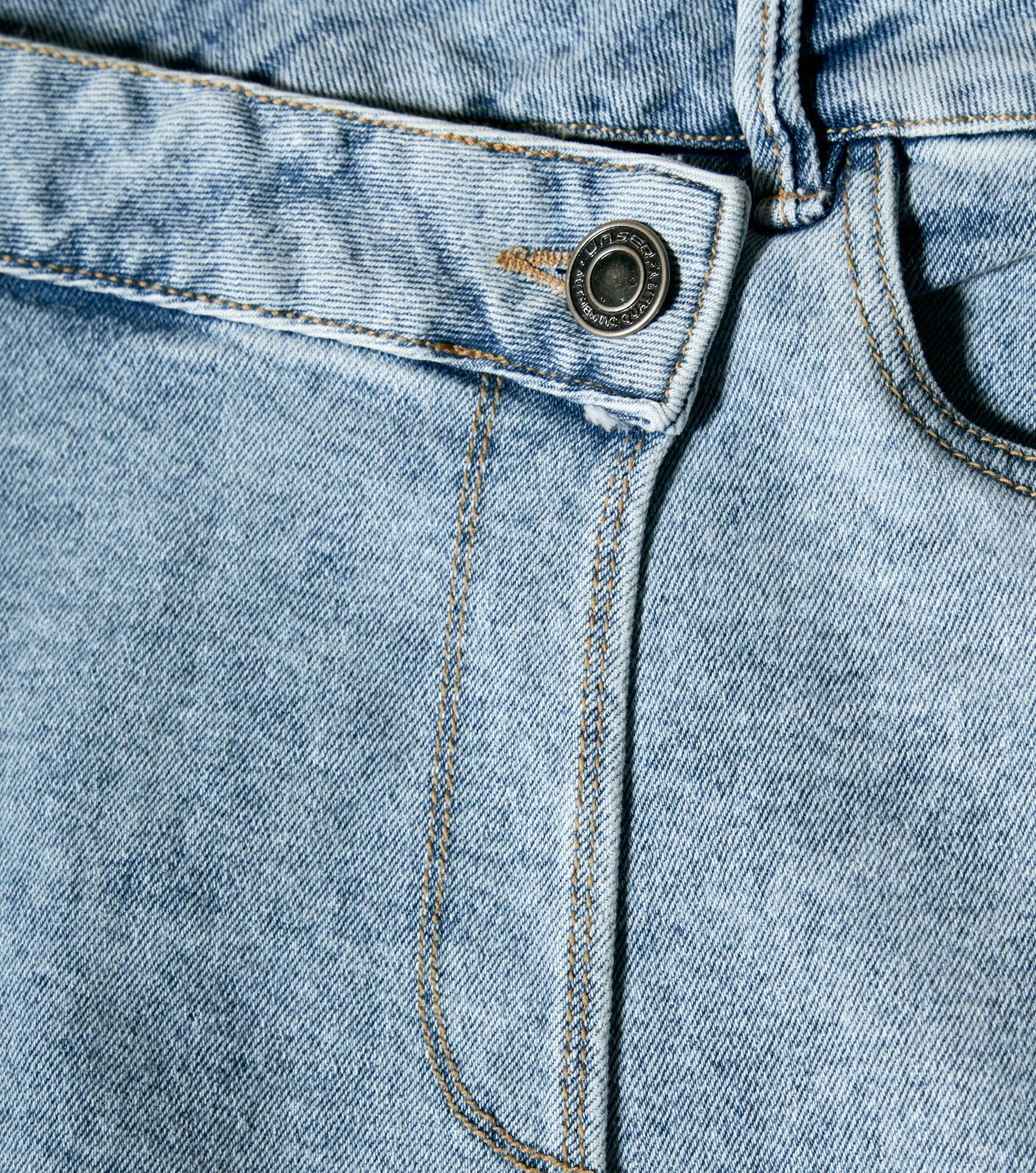 Linda Short Con Falda Sobre Puesta En Delantero Unser 834542 AZ