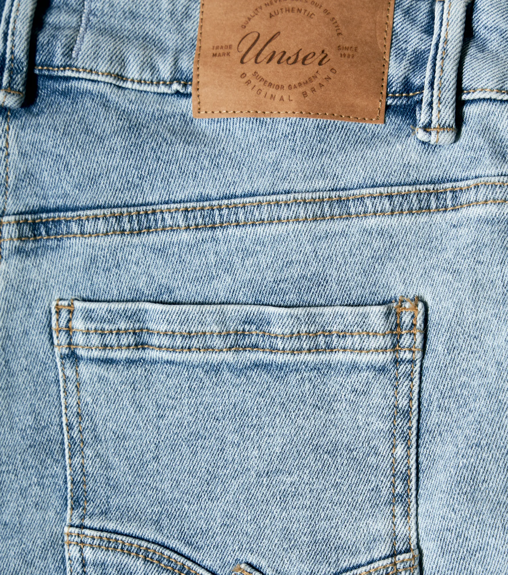 Linda Short Con Falda Sobre Puesta En Delantero Unser 834542 AZ