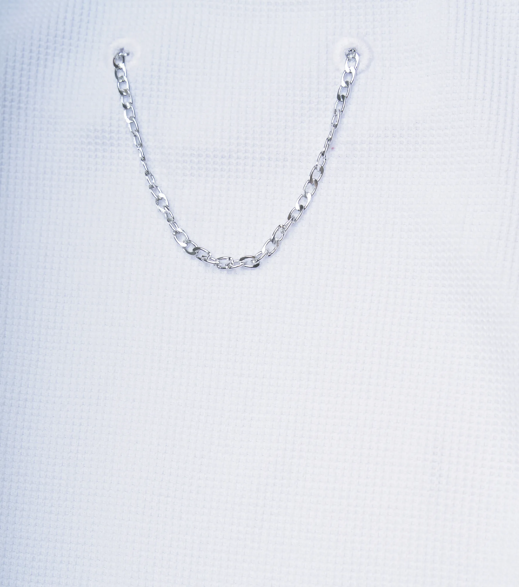 Allen Blusa Slim Asimetrica Cuello Bandeja Con Ojales Y Cadena Typer 835628 BH