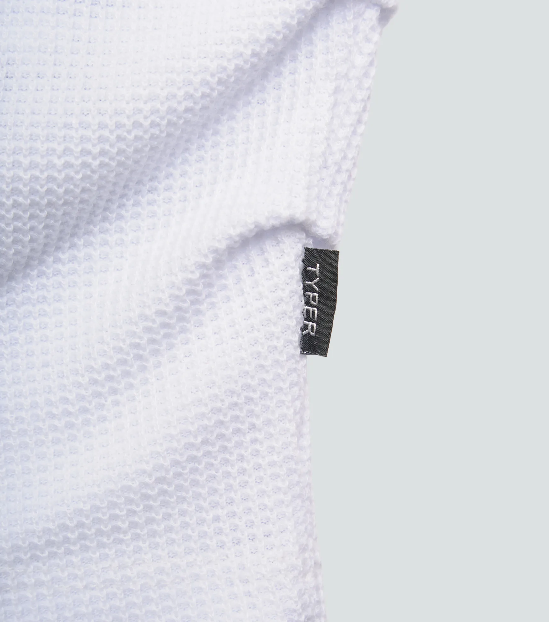 Allen Blusa Slim Asimetrica Cuello Bandeja Con Ojales Y Cadena Typer 835628