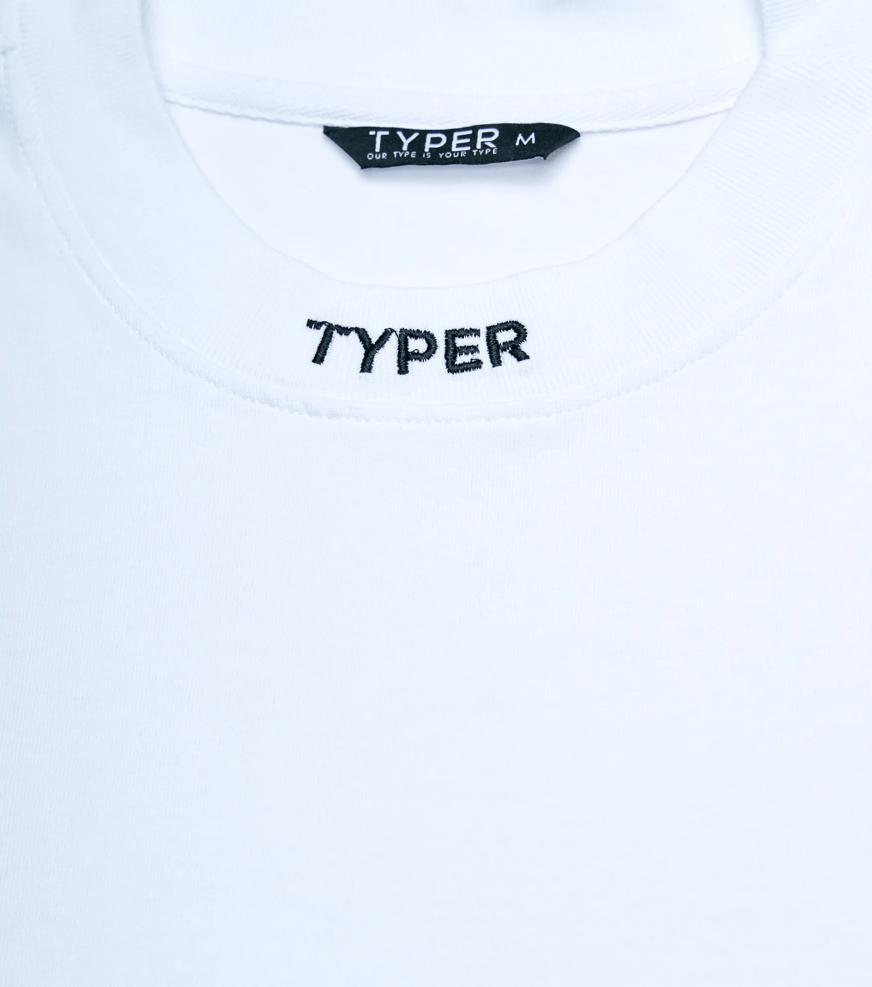 Bruno T Shirt Oversize Bordado En Cuello Typer 834624 BL