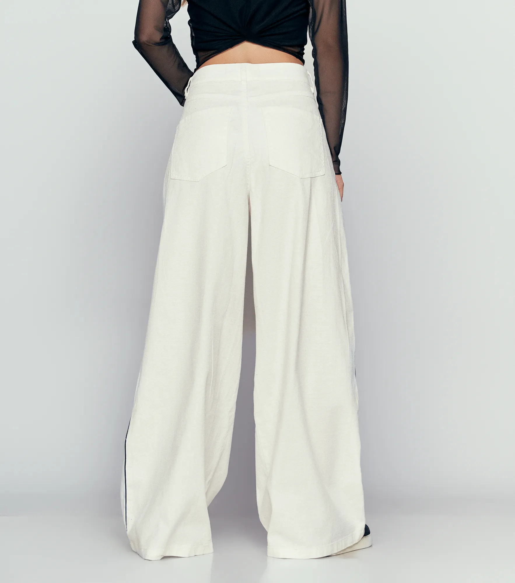 Slendy Pantalon Relaxed Con Pretina Cruzada Y Sesgos TyperCR
