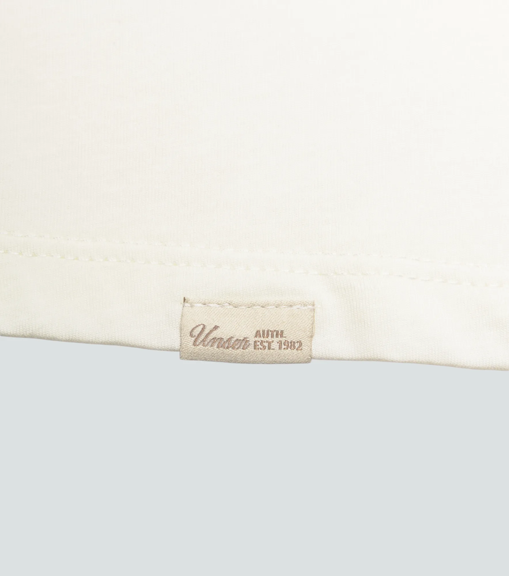 Martina Blusa T Shirt Unicolor Con Tejidos En Puno Y Estampado Unser 836564 AR