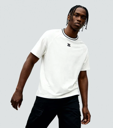 Niall T Shirt Oversise Bordada Con Cuello Tejido TyperAR