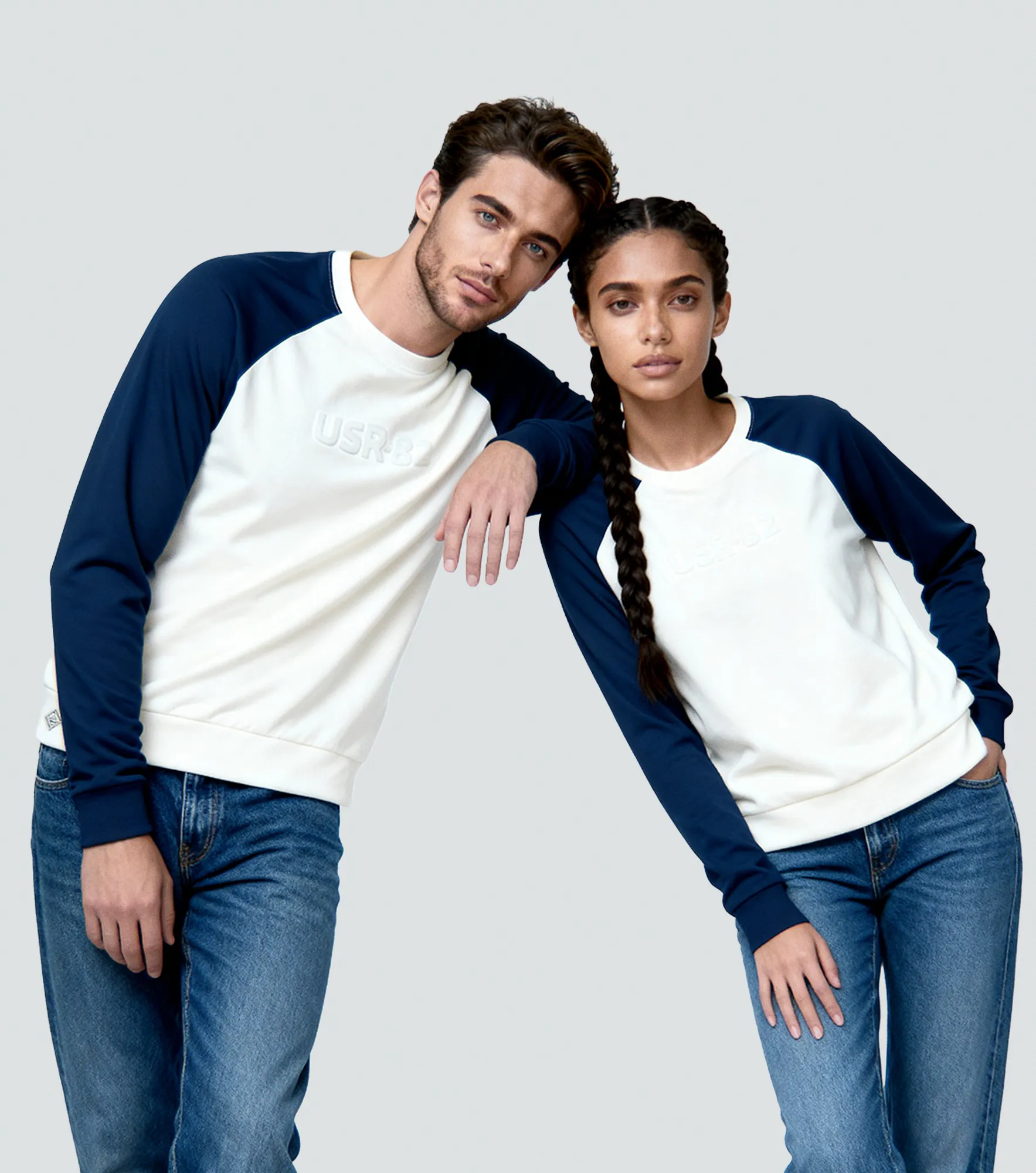 Melani Buzo Combinado Con Estampado Alto Relieve Unser 837790 AR