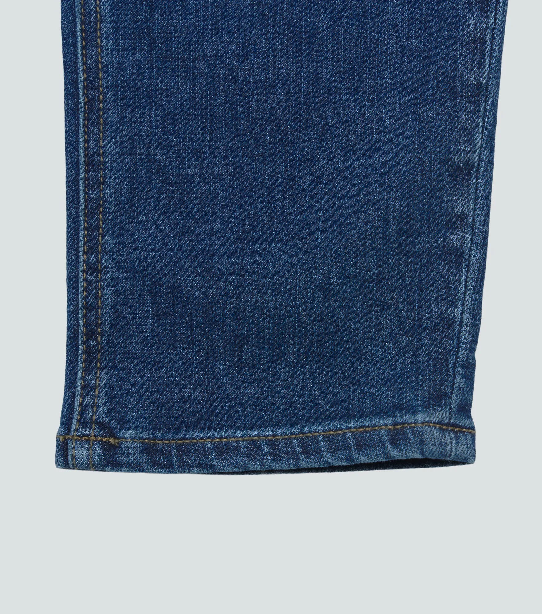 Jean Americanino Skinny Tono Medio 132166 AZ