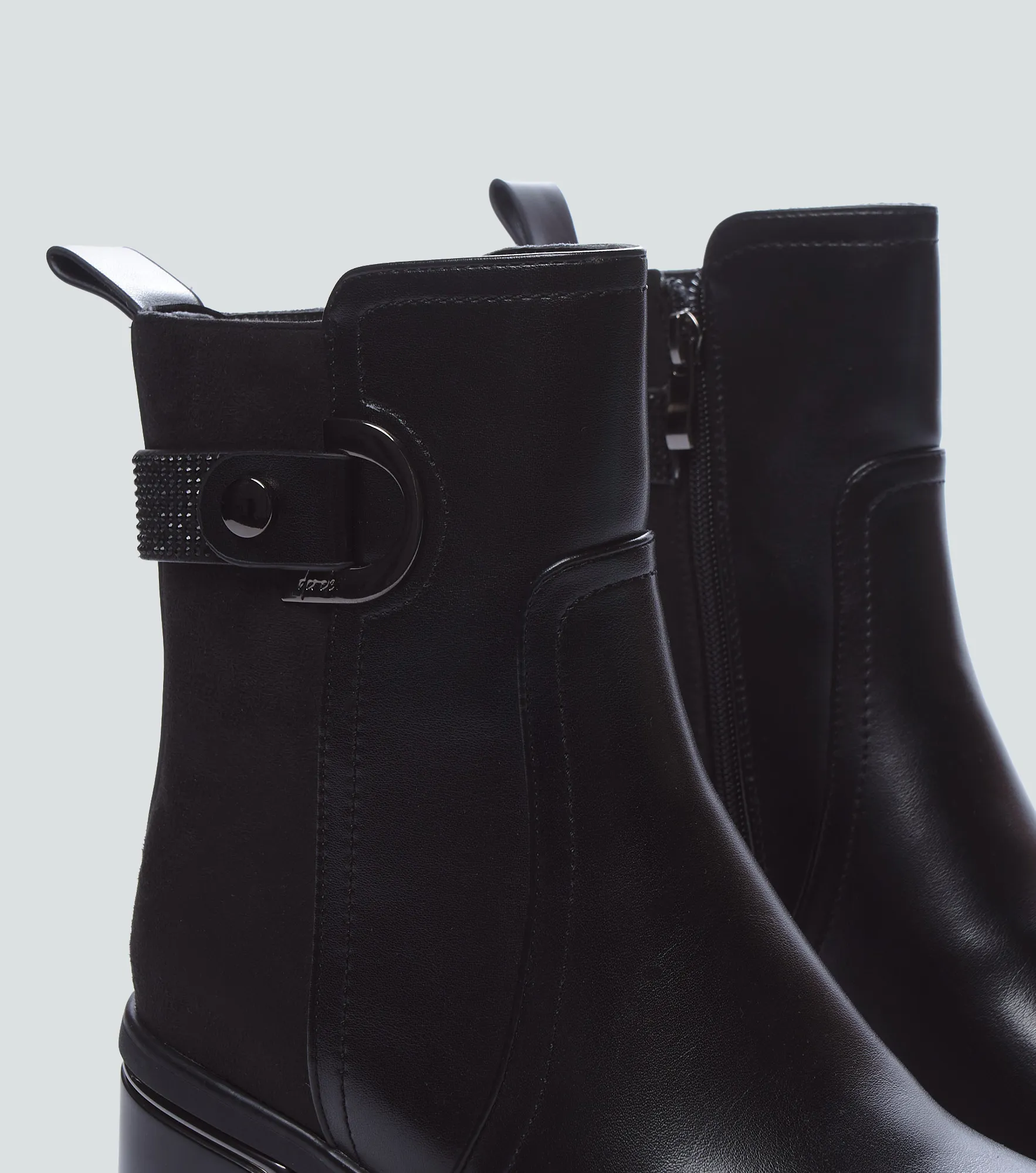 Bota Cana Media Unicolor Derek 832515 NG