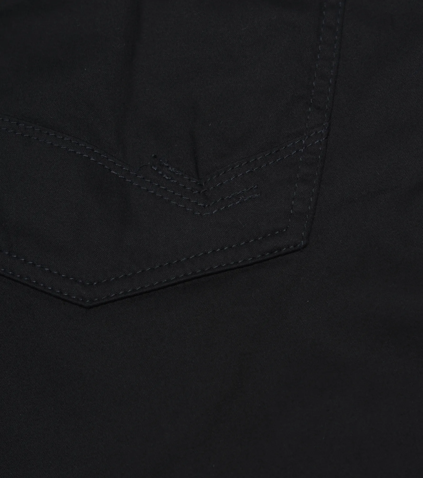 Pol Bermuda Unicolor En Dril 5 Bolsillos Unser 836134 NG