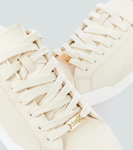 Adele Tenis Unicolor Con Remache DerekAR