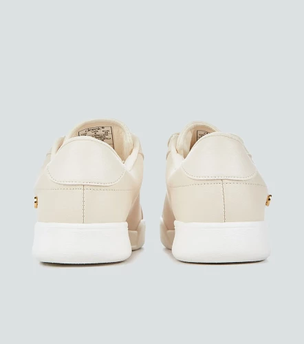 Adele Tenis Unicolor Con Remache DerekAR