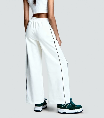 Cazzu Pantalon Recto Con Cortes TyperBH