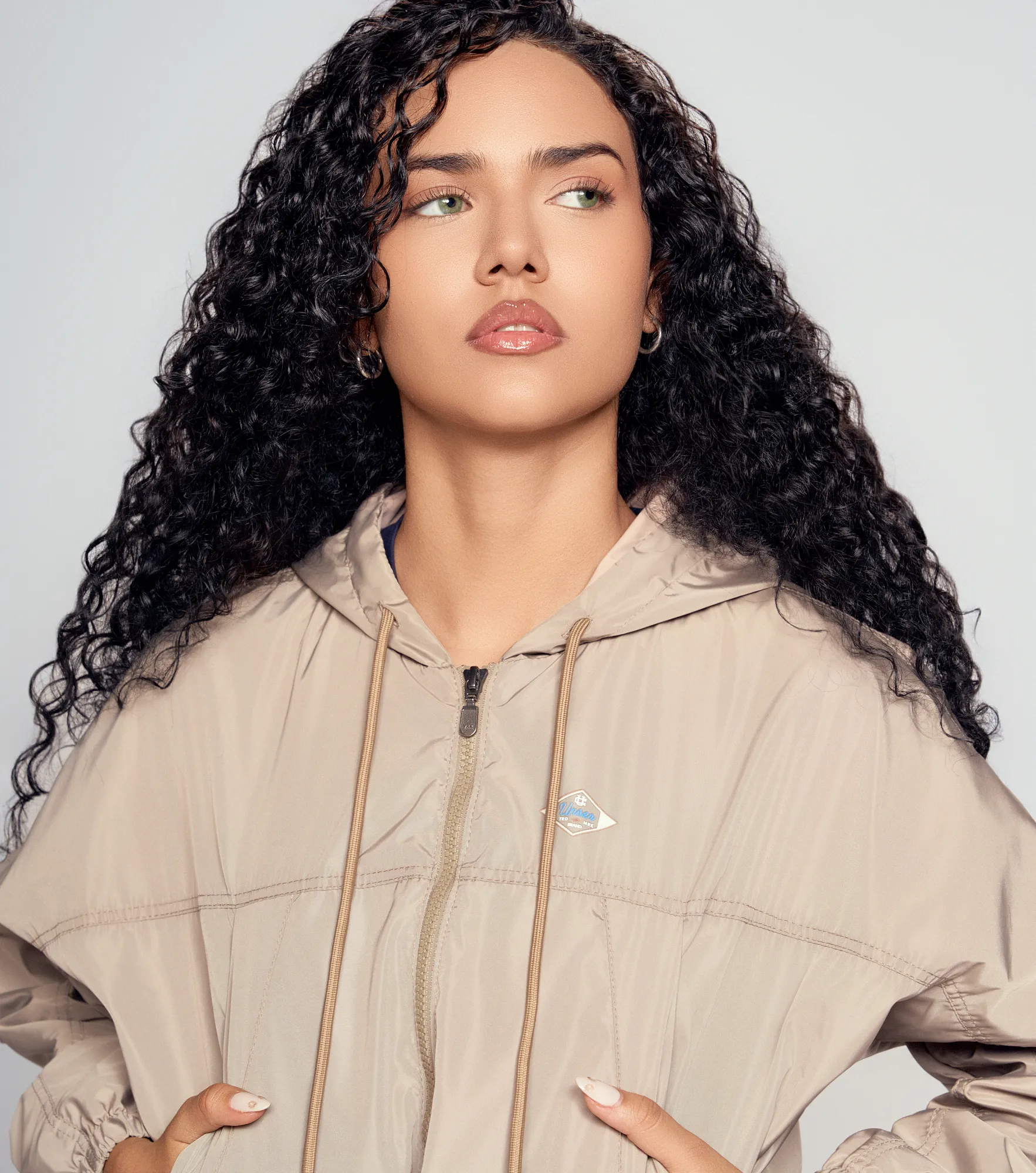 Sheila Chaqueta Rompevientos Con Bolsillo Y Cortes Unser 832734 KQ