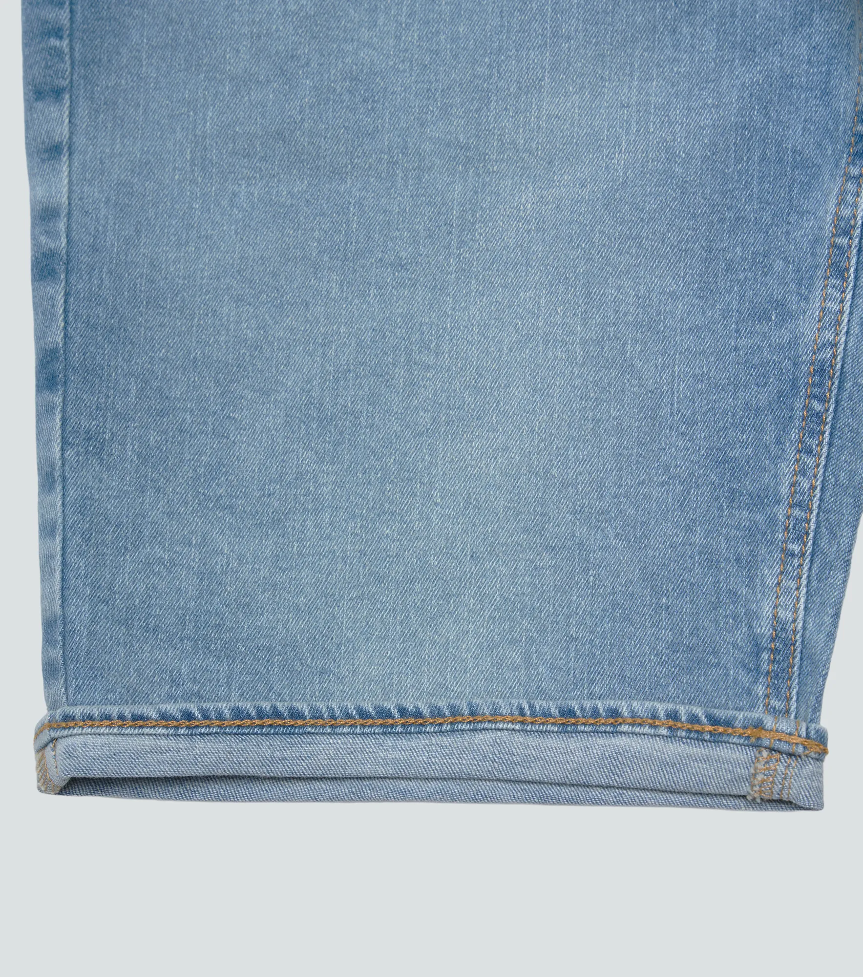 Bermuda Chevignon Denim Tono Medio 132649 AZ