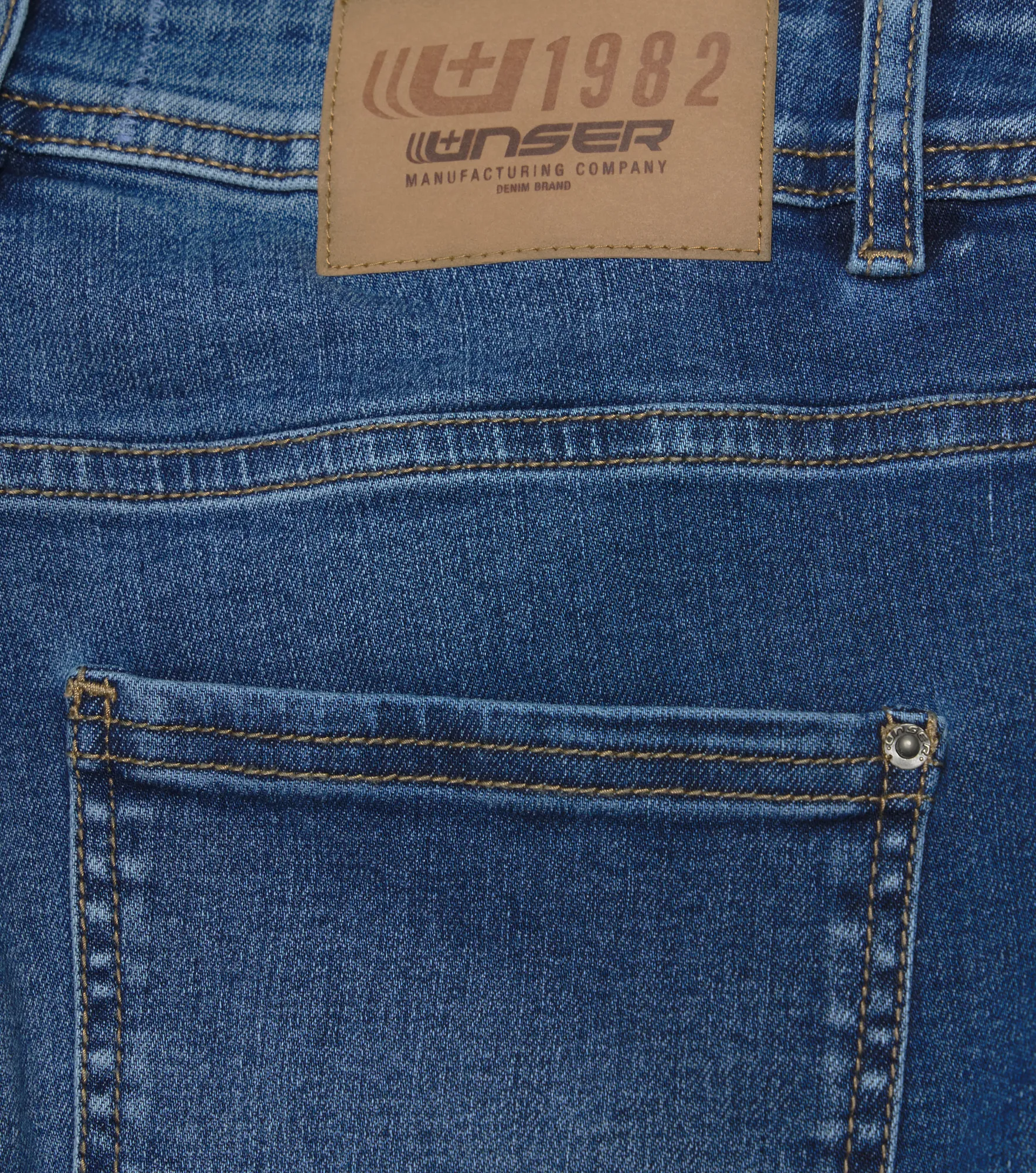 Andres Bermuda Tono Medio Con Detalles Unser 836094 AZ