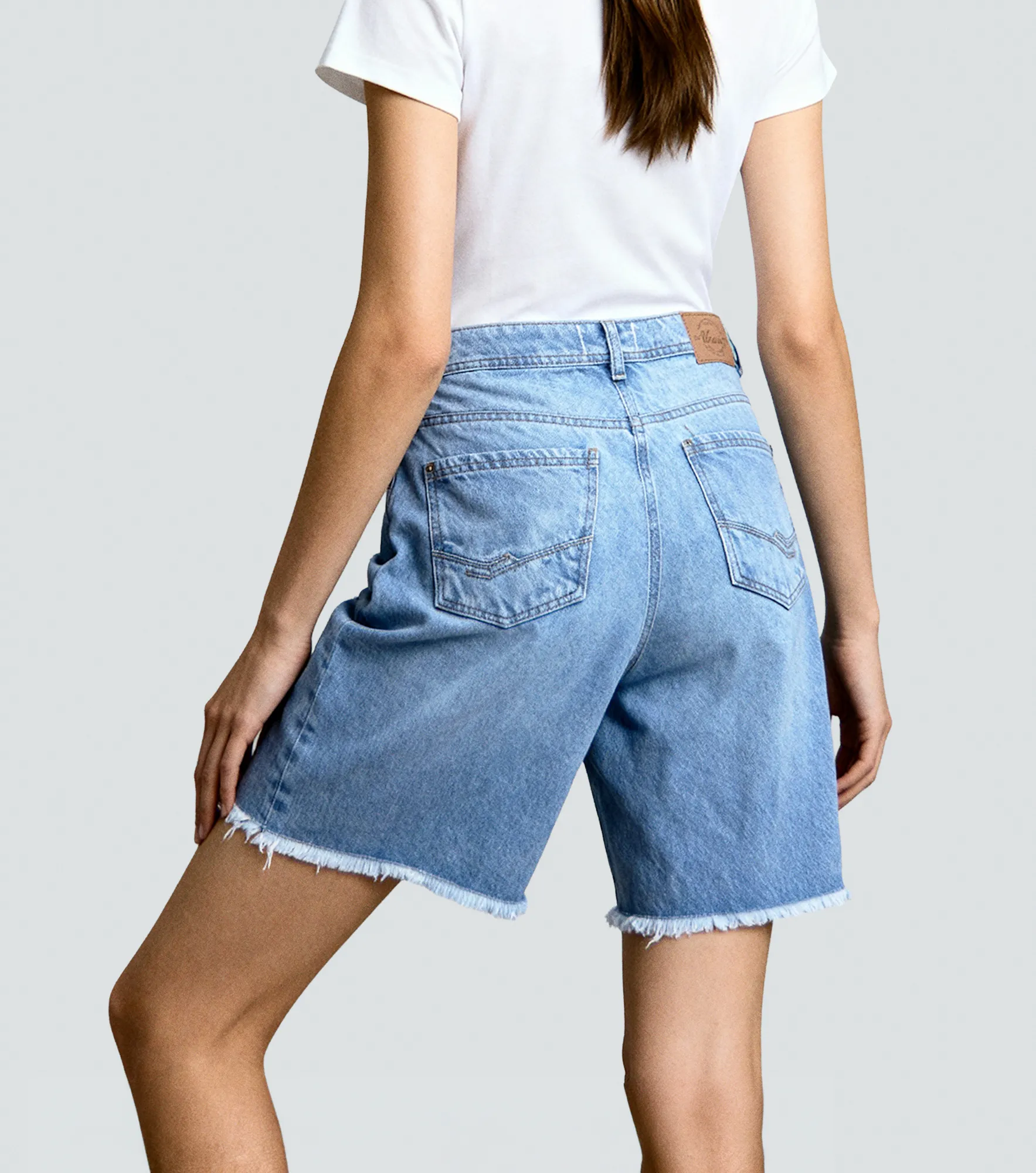 Luna Bermunda Tono Claro Con Desgaste Unser 836131 AZ