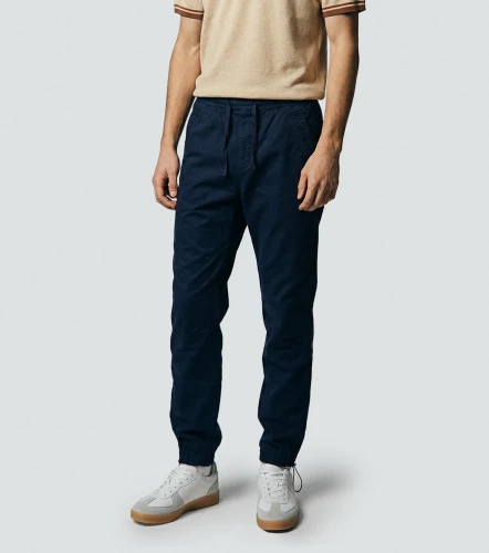 Oscar Jogger Con Detalles En Bolsillo Delantero Y Pinzas UnserAZ