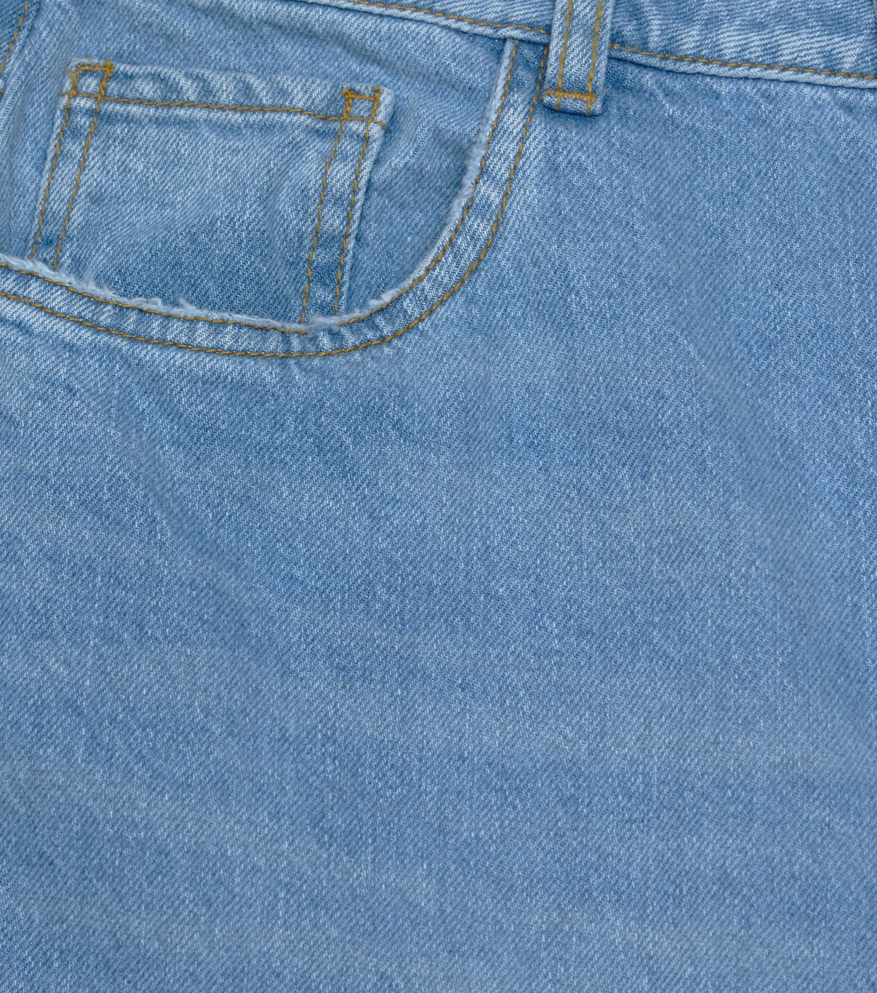 Lima Jean Momfit Con Bordado En Posterior Typer 836203 AZ