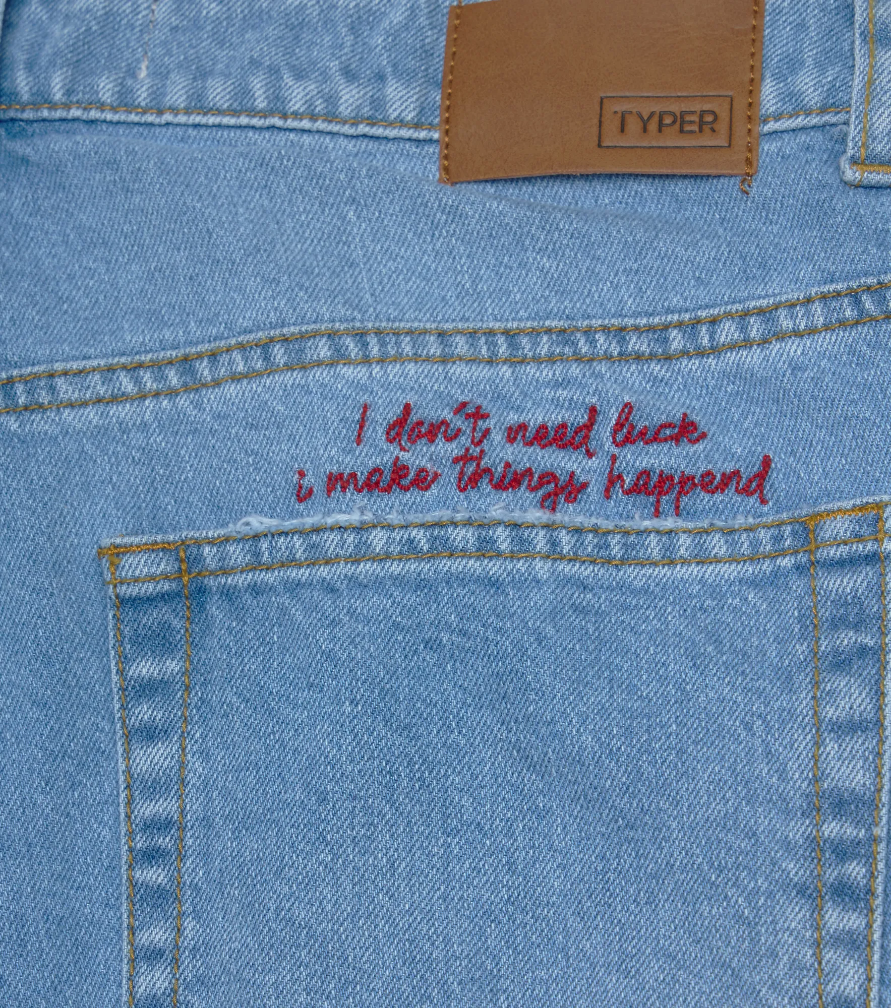 Lima Jean Momfit Con Bordado En Posterior Typer 836203 AZ