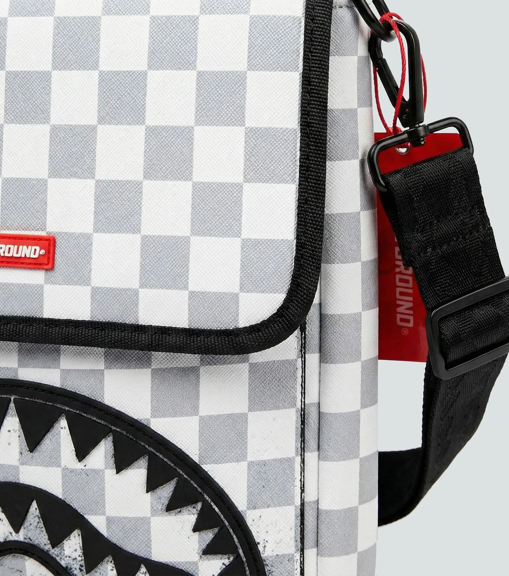 Bolso Sprayground Cruzado Ancho Red Stencil Shark 132618 BL